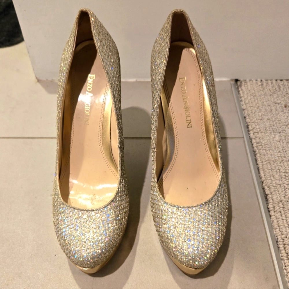 Enzo Angiolini ‘Smiles’ Silver Metallic Glitter Pumps Platform Heels Size 6 M